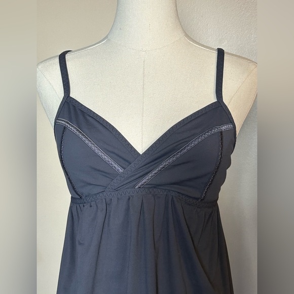 Lululemon tank - Picture 3 of 6